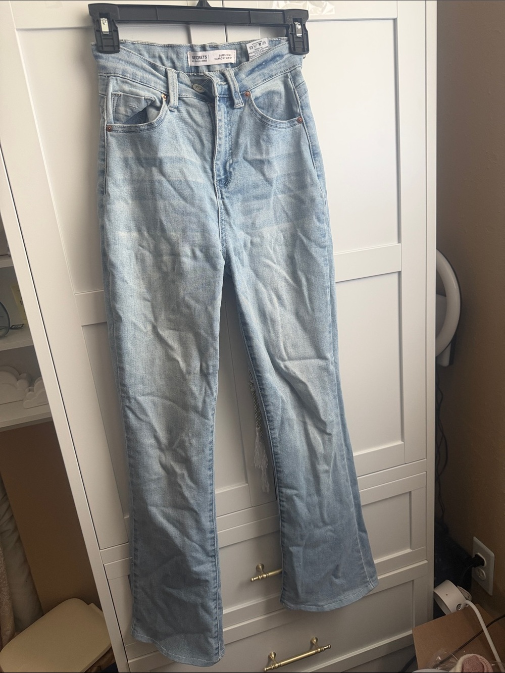 Light Wash High-Rise Women's Jeans